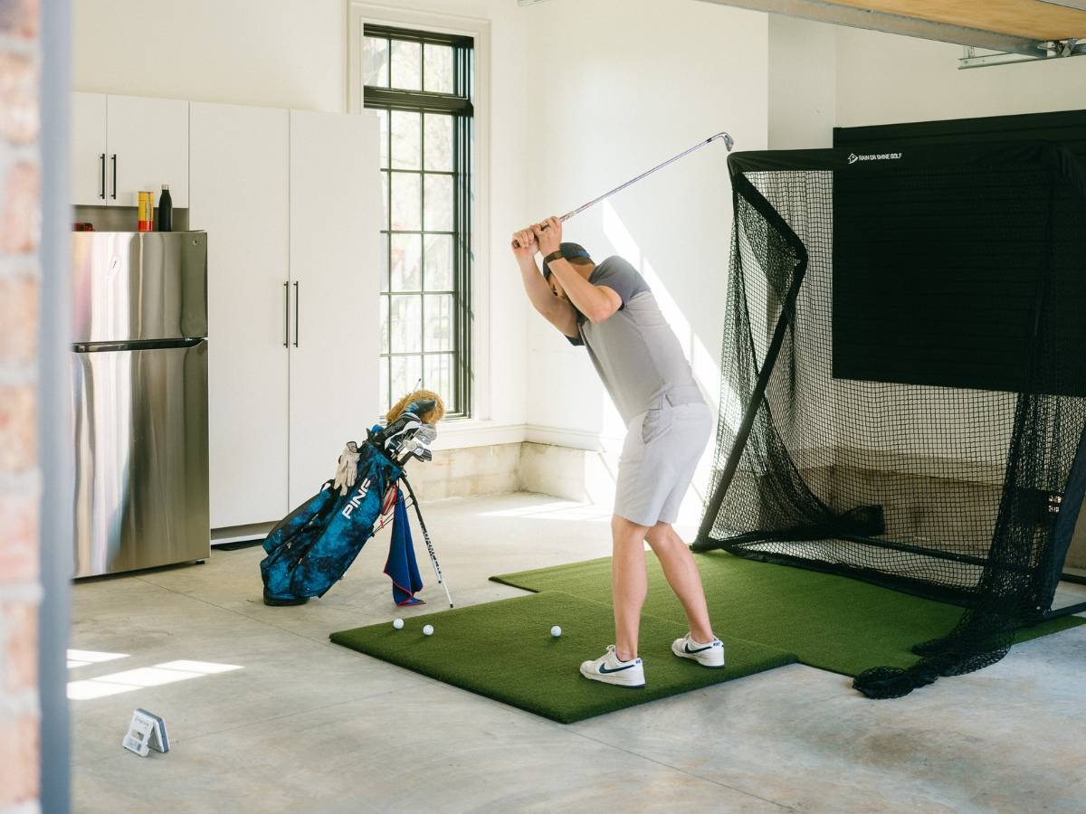 Golf Simulator Buying Guide: Unlock Your Perfect Swing